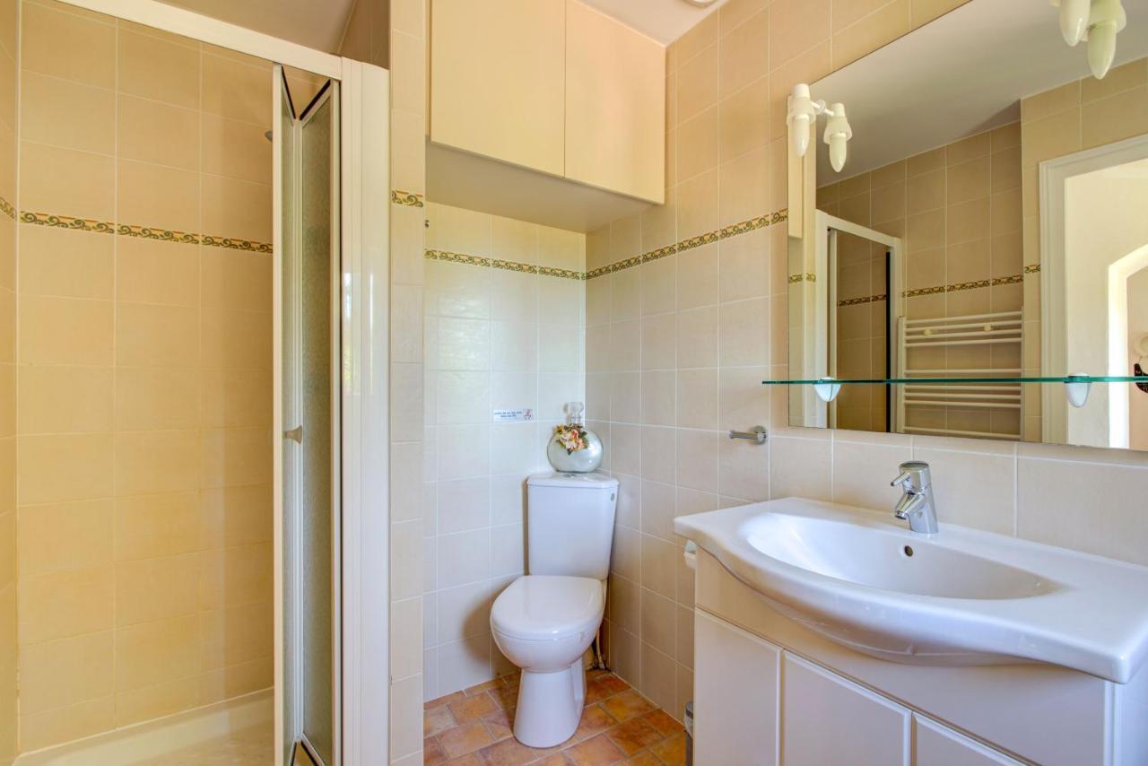 Les Chambres Du Perussier Cucuron Dış mekan fotoğraf