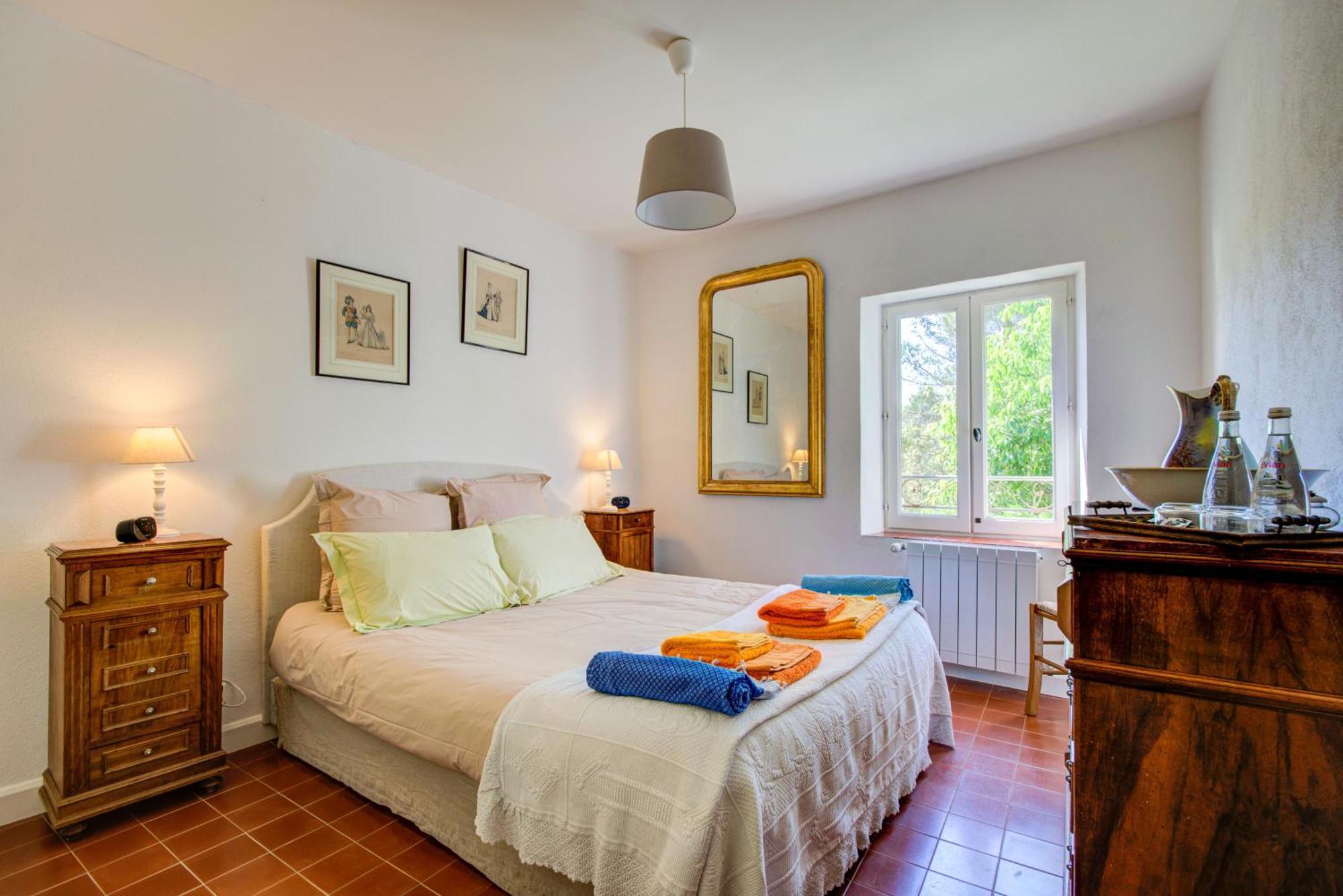 Les Chambres Du Perussier Cucuron Dış mekan fotoğraf